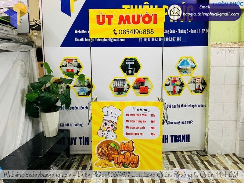 Đặt mua tủ bán mì trộn gấp gọn lưu động ngoài trời Đặt mua tủ bán mì trộn gấp gọn lưu động ngoài trời
