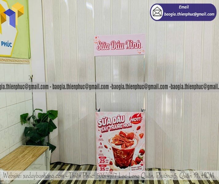 Giá quầy sắt bán nước hàng rong gấp gọn có bánh xe