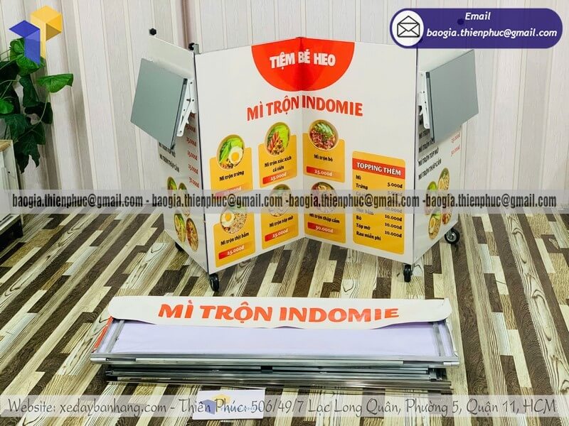 Kệ bán mì trộn hàng rong gấp xếp có thêm mái che cho nhà hàng bún mì phở