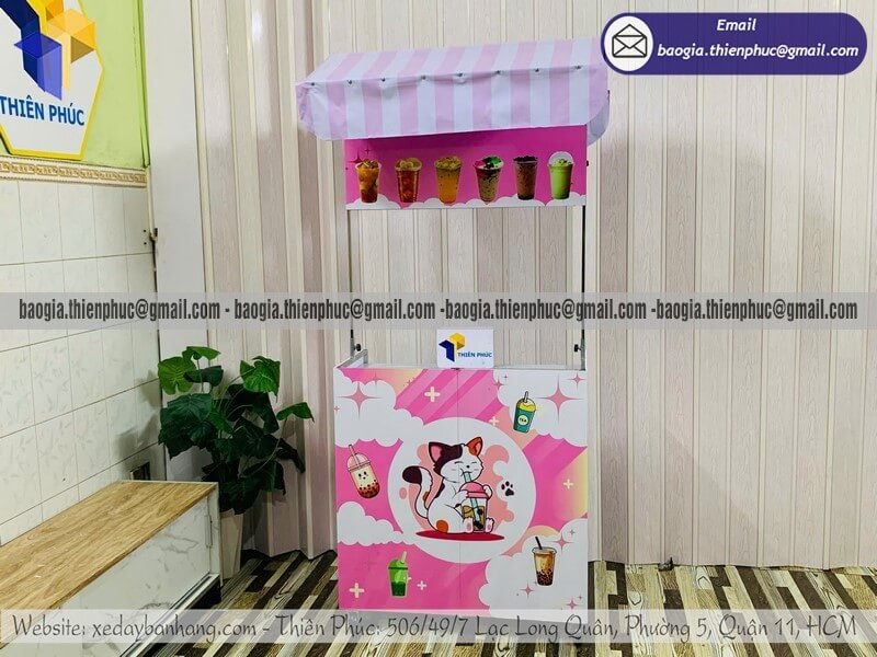 Quầy bán trà sữa trên hè phố gấp gọn có bánh xe