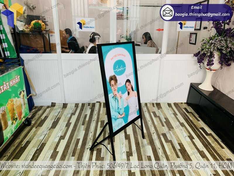 standee chân xếp rẻ