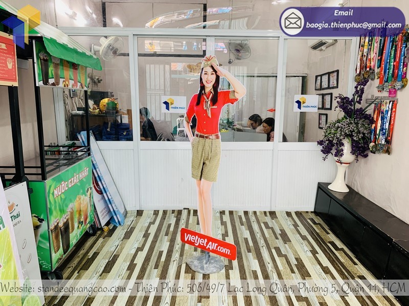 standee tiếp viên hàng không tphcm